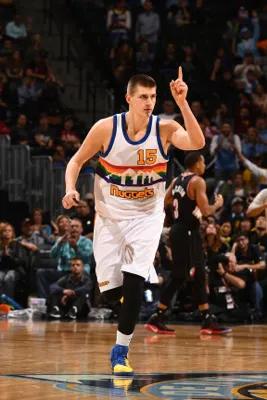 Nikola Jokic spin