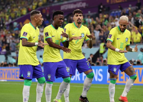 Parado No Bailāo 1 1