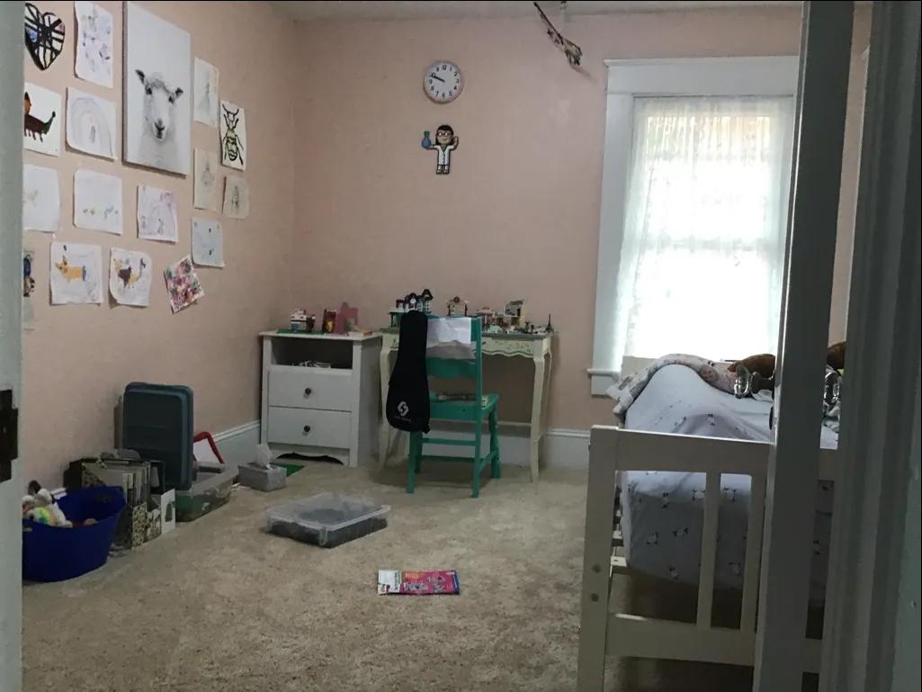 Re:add your oc in my room 1