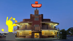 add ur oc at wcdonalds