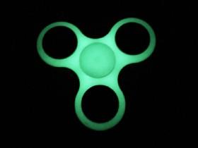 glow in the dark fidget spinners