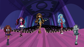 monster high dancing on stage