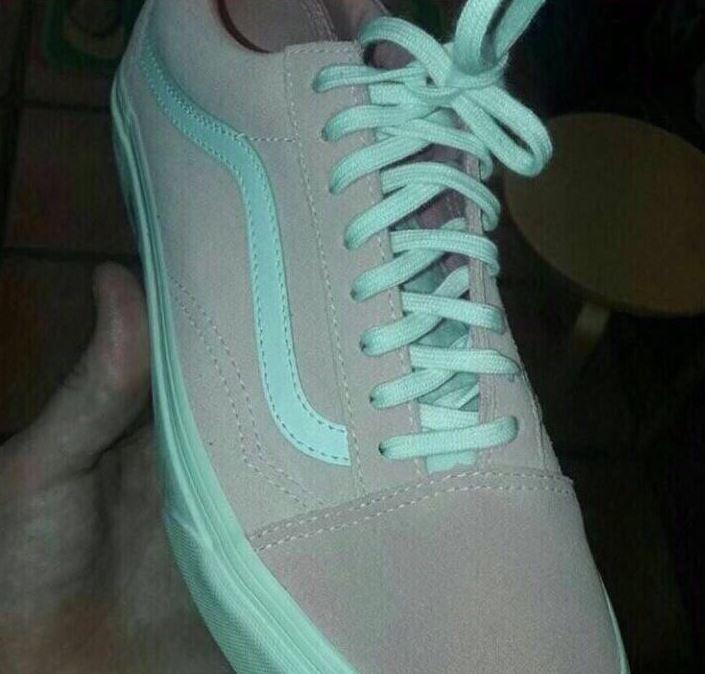 What are color are these shoes?