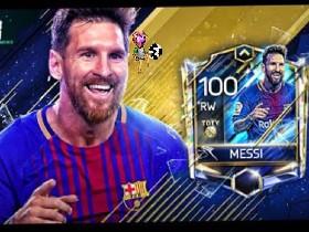 Messi kick the ball